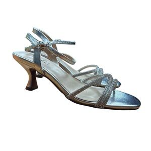 ✨ Vaneli Linzy Silver Mercury Strappy Sandals ✨